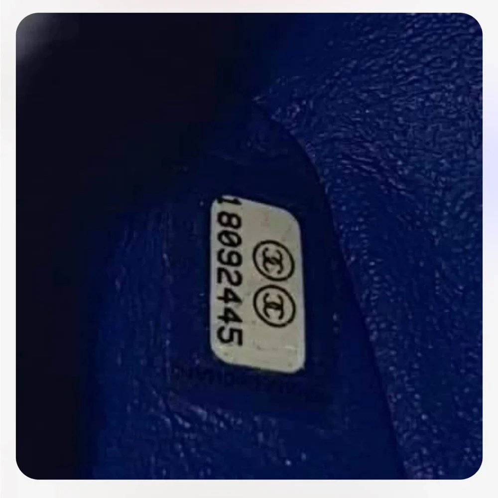 CHANEL Jumbo Classic Double Flap Bag in Cobalt Blue Lambskin - Picture 9 of 13